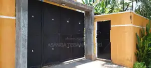Four Piece Gate