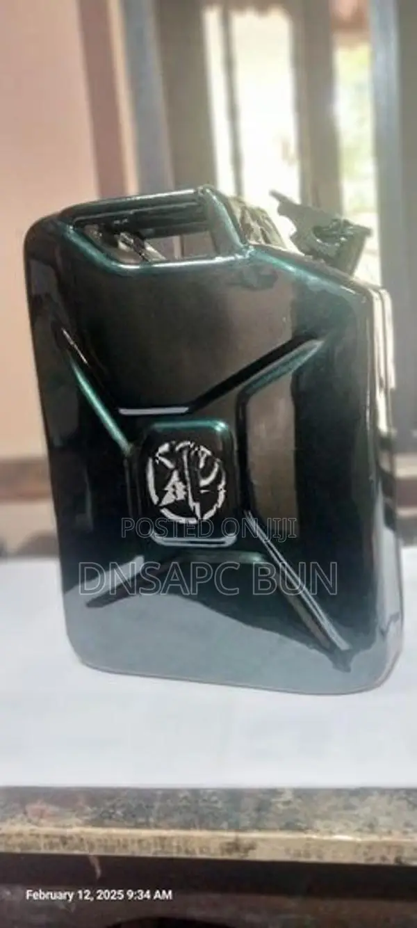 Metal Fuel Jerry Can