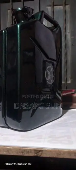 Metal Fuel Jerry Can