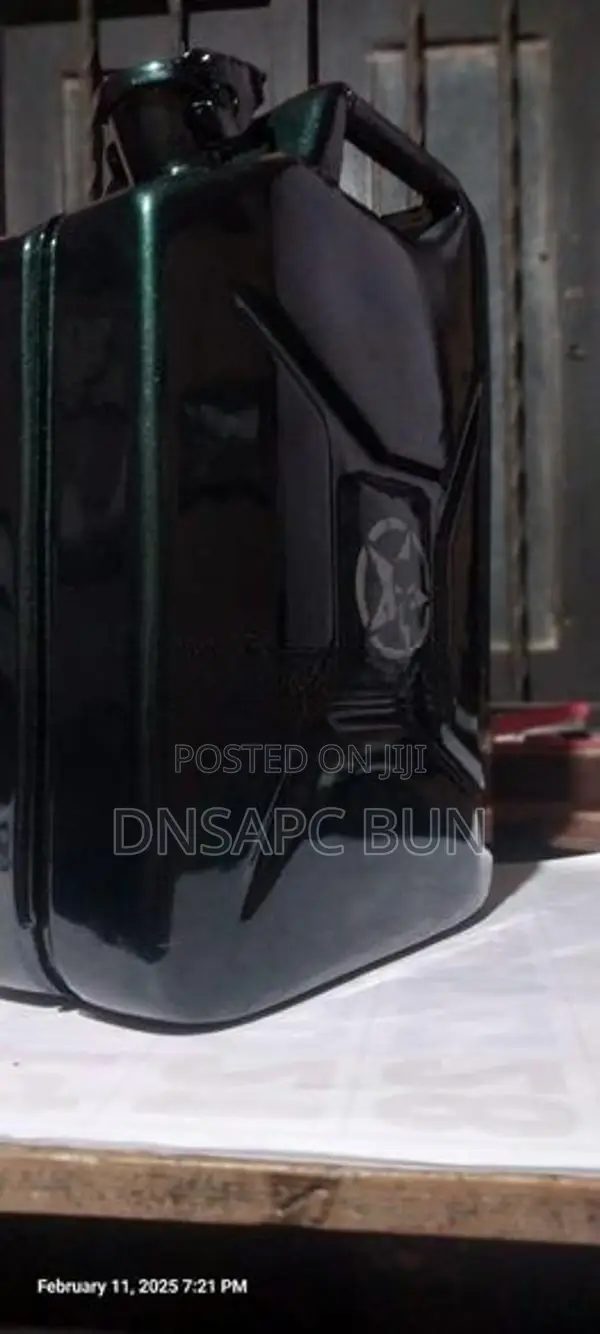 Metal Fuel Jerry Can
