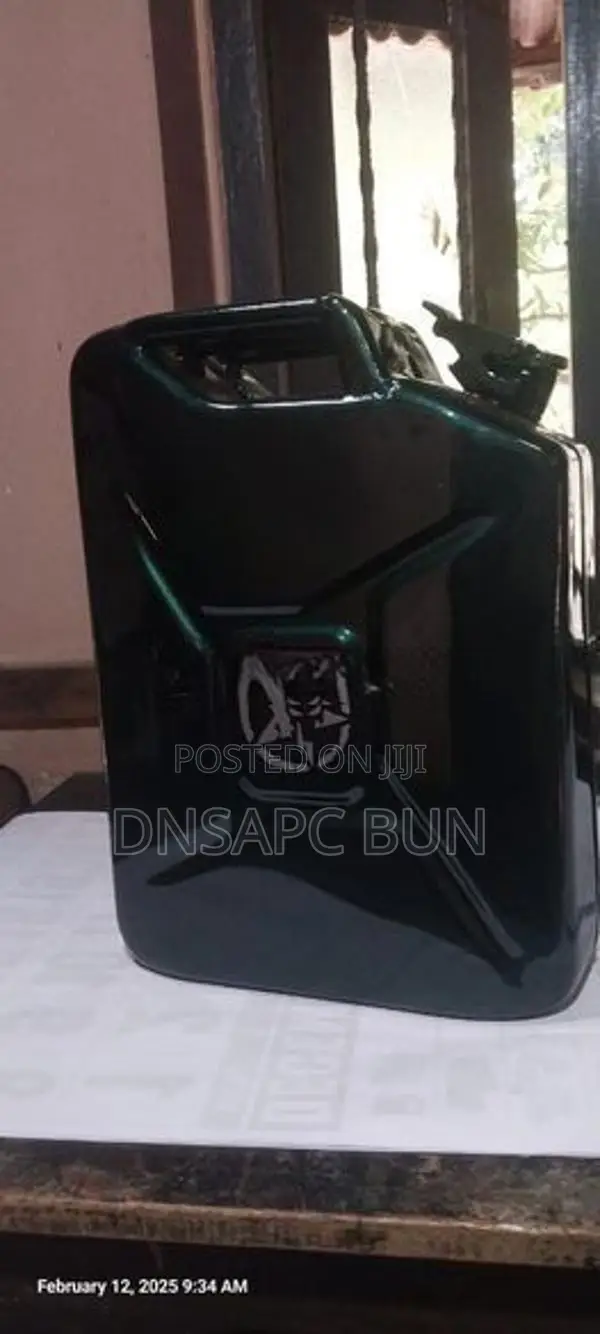 Metal Fuel Jerry Can
