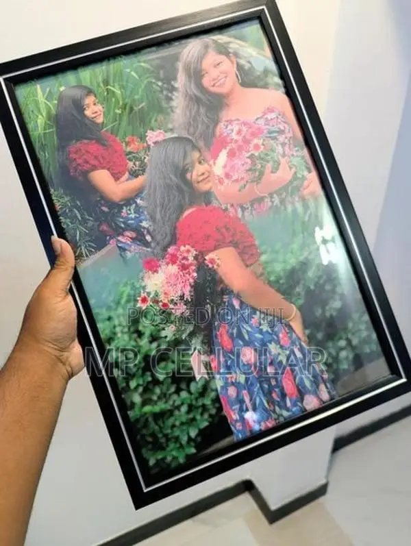 Customized photo frames
