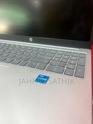 Intel Core I3-1315 U DDR4 8 GB RAM 512 NVME SSD
