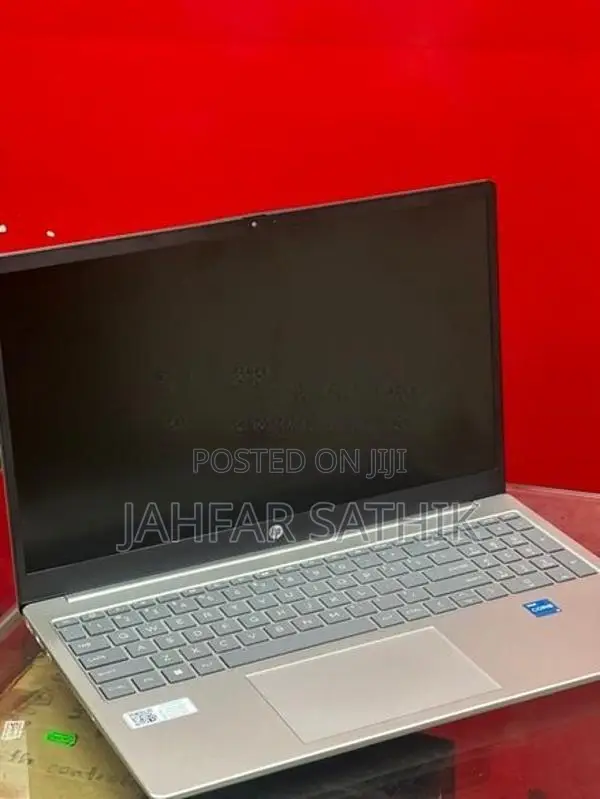 Intel Core I3-1315 U DDR4 8 GB RAM 512 NVME SSD