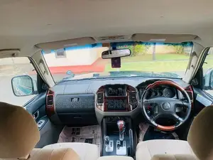 Mitsubishi Montero V6 2003
