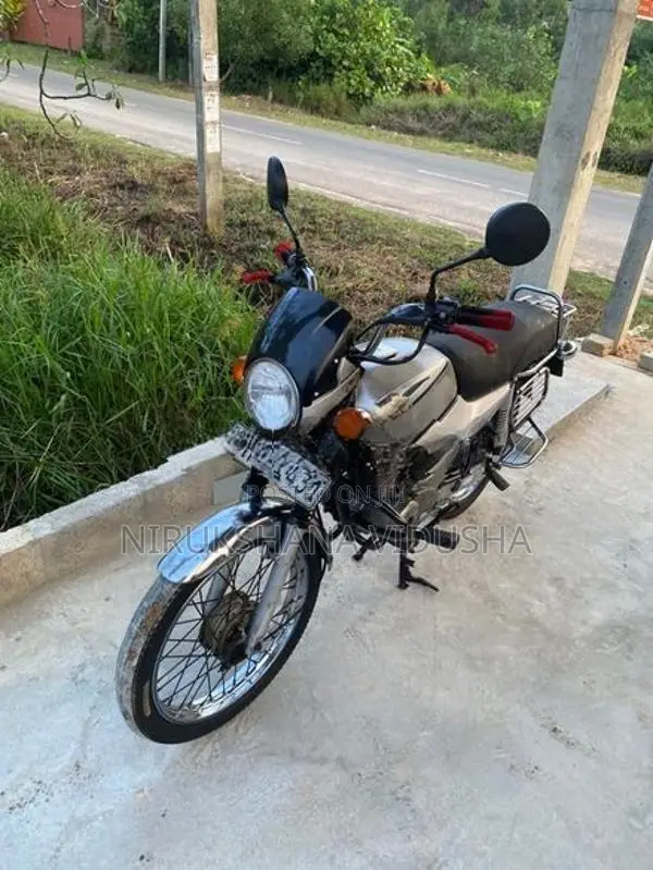 Bajaj Boxer 2004