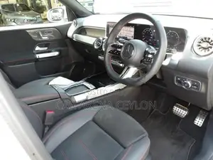 Mercedes Benz GLB 180 AMG Line Premium 2025