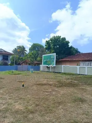පඹුරණ ගාලු පාරට ලගින්ම බිම් කොටසක්