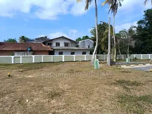 පඹුරණ ගාලු පාරට ලගින්ම බිම් කොටසක්