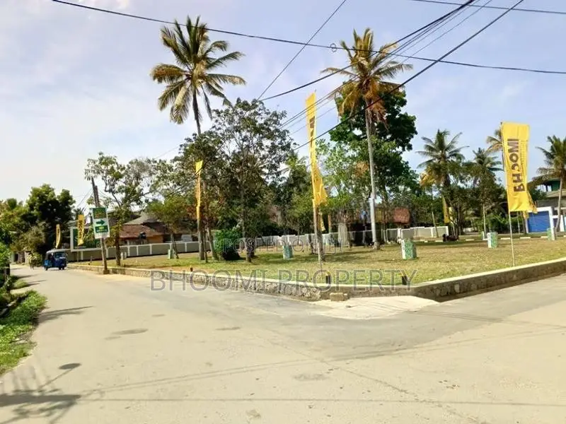 පඹුරණ ගාලු පාරට ලගින්ම බිම් කොටසක්