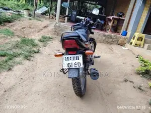 Bajaj CT100 ES 2025