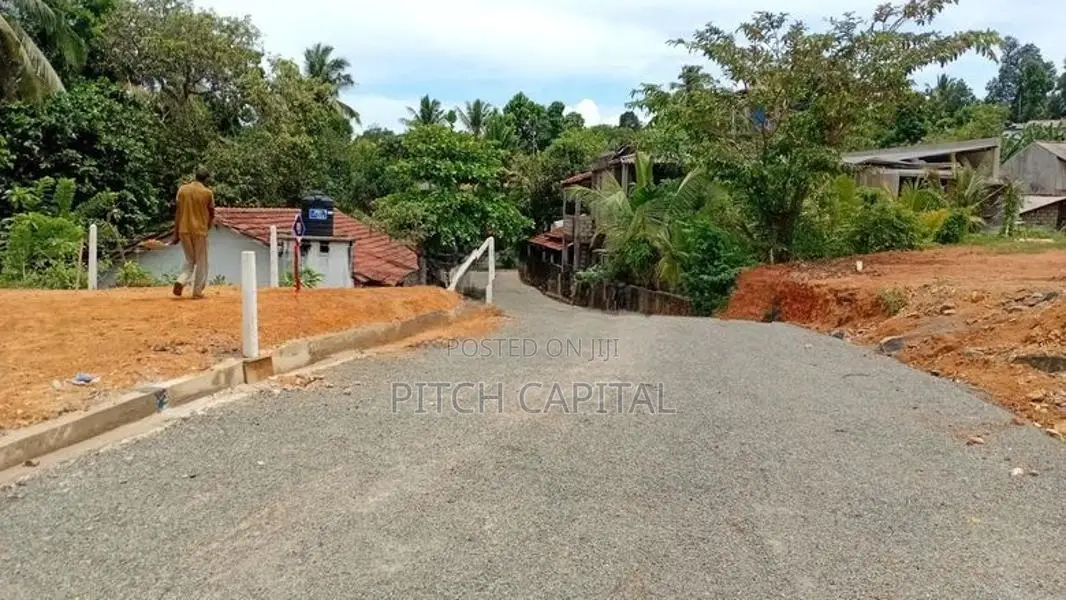 ගාලු පාරට ළඟ උතුරු කළුතර ඉඩමක්