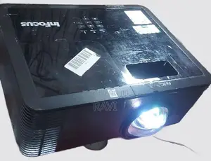 short throw projectors