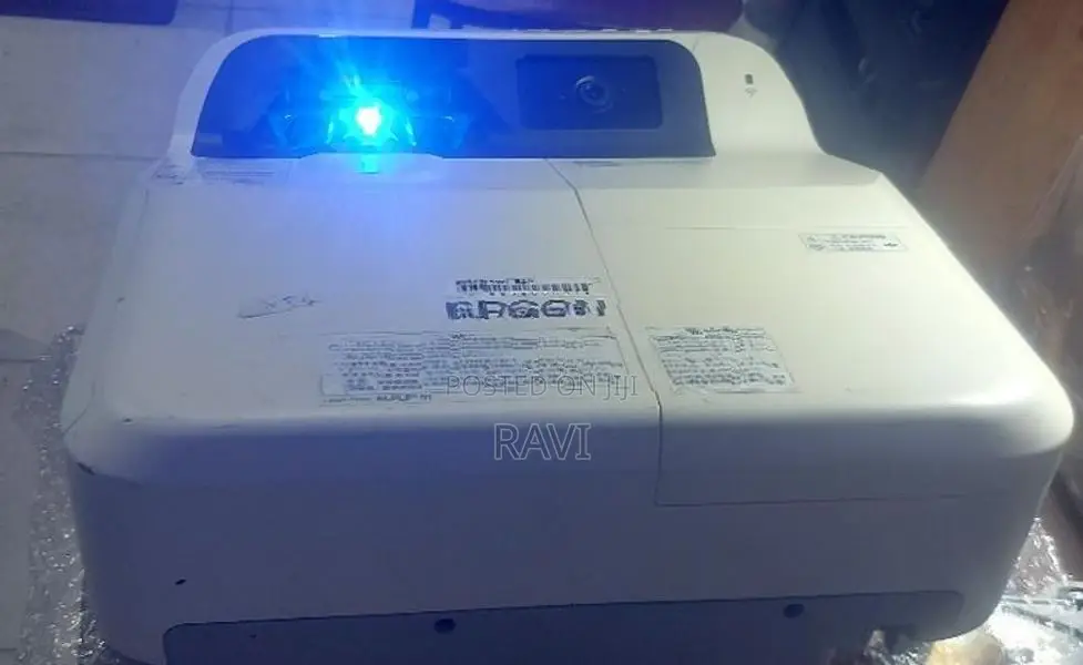 short throw projectors