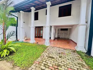 Dual Unit House in Prime Location, Akuregoda
