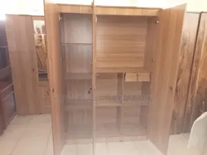 Melamine 3dooor Cupboard with Mirror