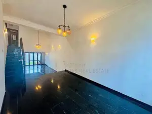 Dual Unit House in Prime Location, Akuregoda