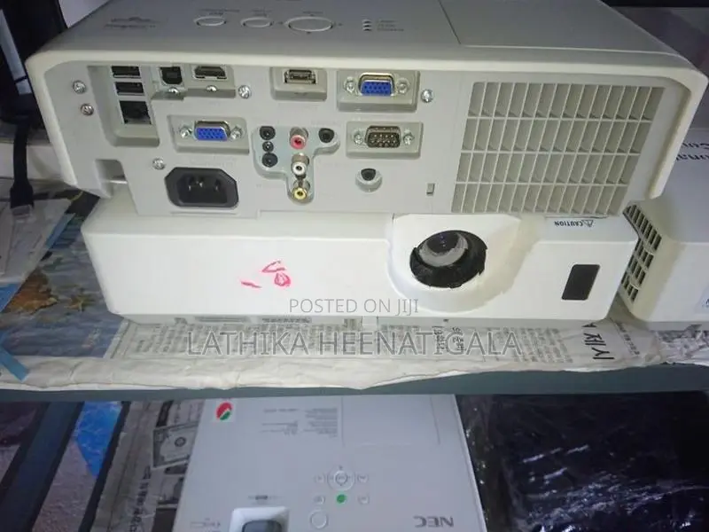 Multimedia projector HITACHI Cp-x2542WN