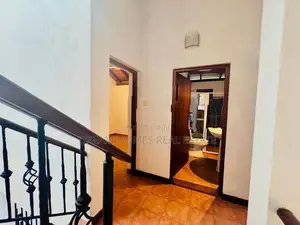 Dual Unit House in Prime Location, Akuregoda
