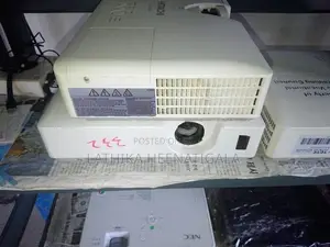 Multimedia projector HITACHI Cp-x2542WN