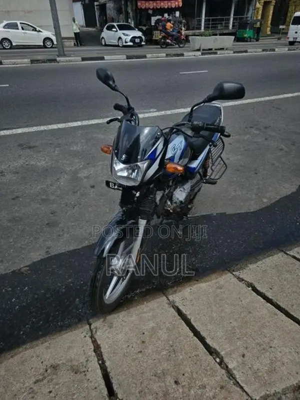 Bajaj CT100 2025