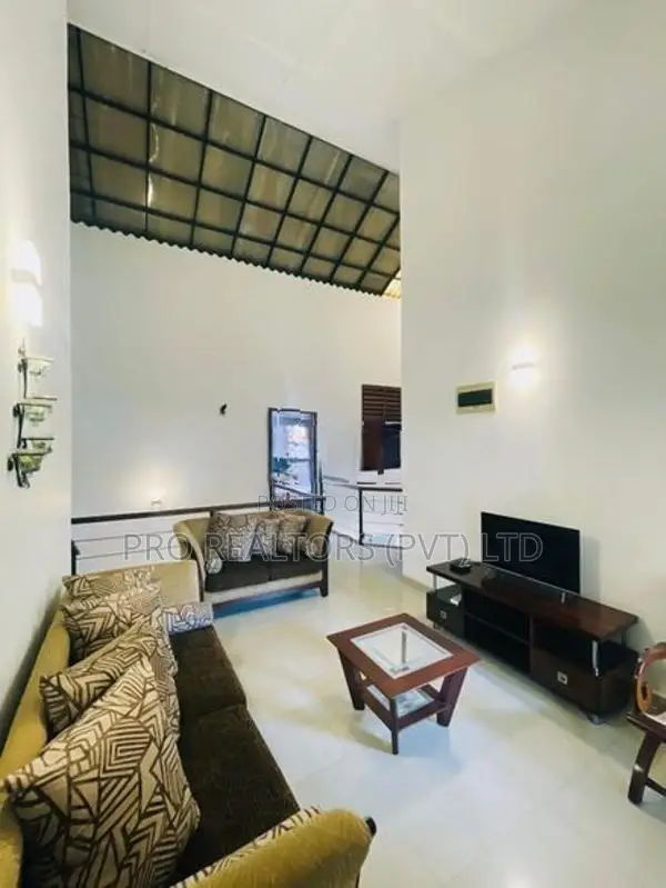 04 Bedroom House for Sale in Battramulla