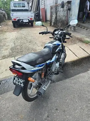 Bajaj CT100 2025