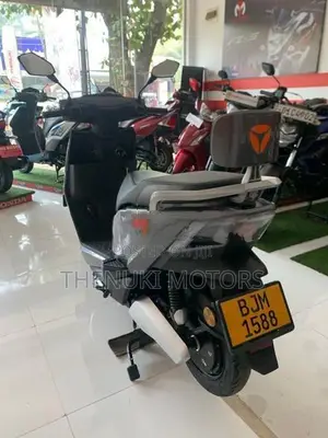 Yadea T5 2025