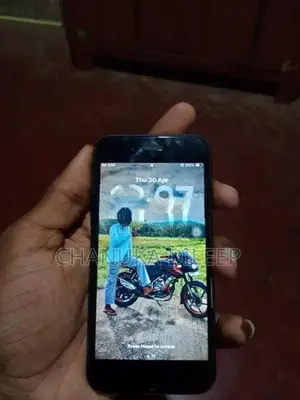 Apple iPhone SE 2 (Used)