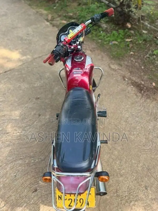 Bajaj CT100 2006