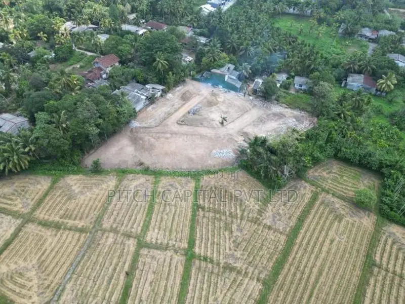 Kahathuduwa අධිවේගීයට සමීපයෙන්ම පදිංචියට අගනා බිම්කොටස්