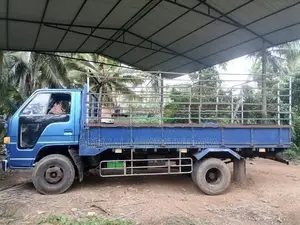 Isuzu 350 1976