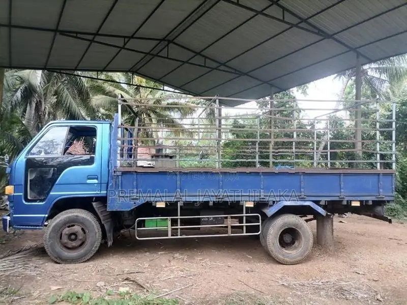 Isuzu 350 1976