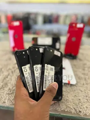 Apple iPhone SE 2 (Used)