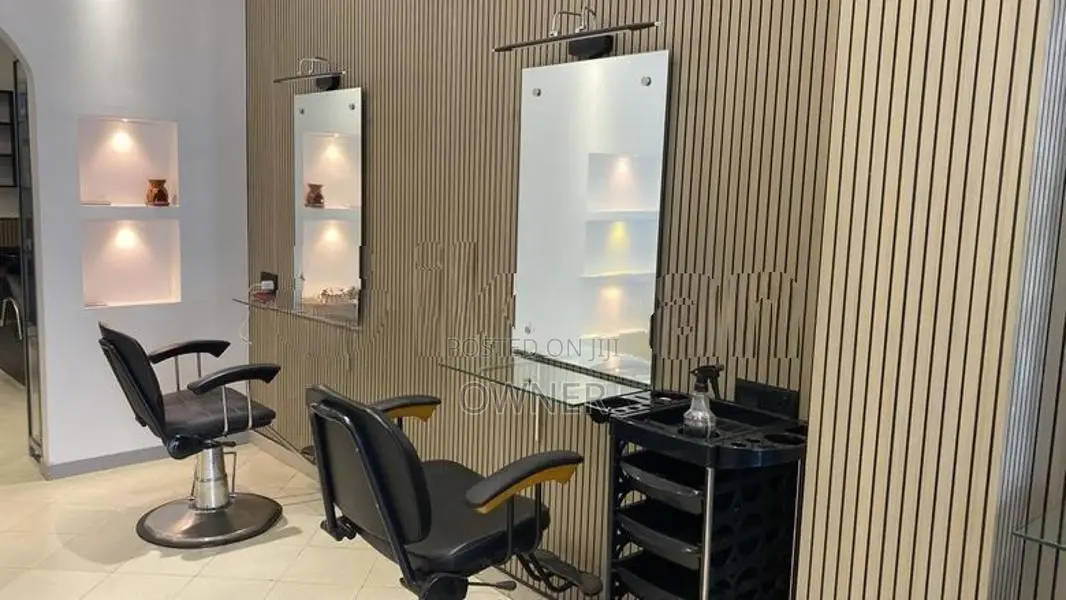 Saloon with Equipment for Rent in Havelock Town,Colombo 6