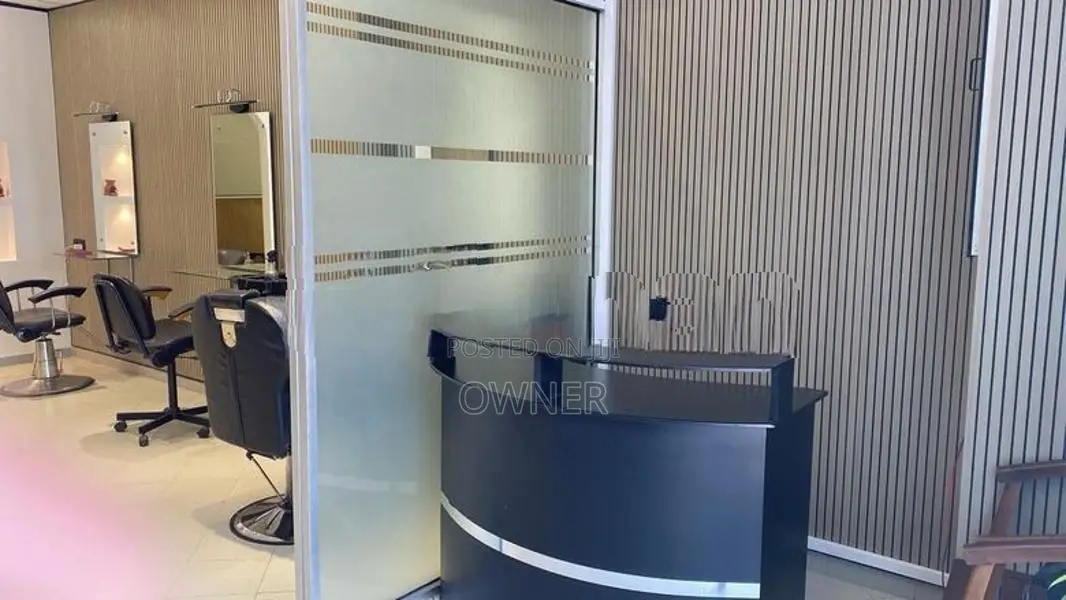 Saloon with Equipment for Rent in Havelock Town,Colombo 6