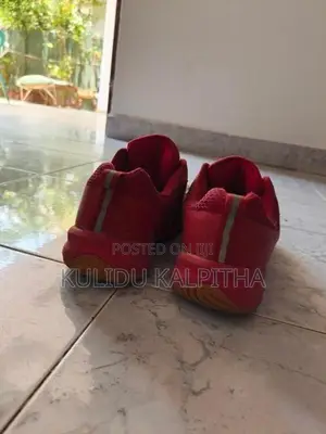 Batminton Shoe