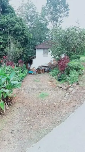 Old Two Story House for Rent in Etampitiya
