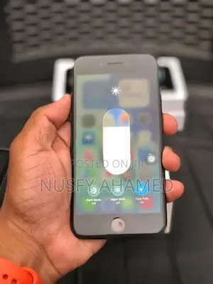Apple iPhone SE 2 128GB (Used)
