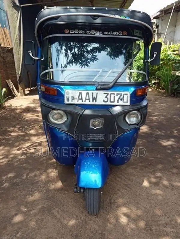 Bajaj RE 2015