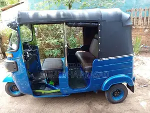 Bajaj RE 2015