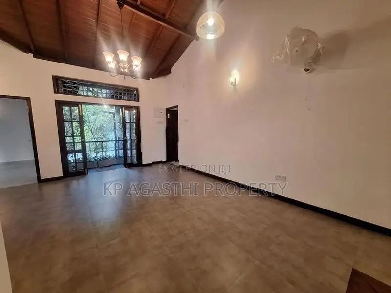 Luxury House for Sale in Battaramulla