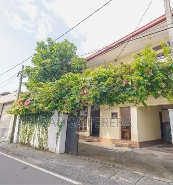 House for Sale in Boralesgamuwa