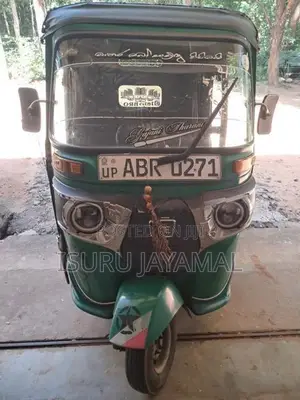 Bajaj RE 2017