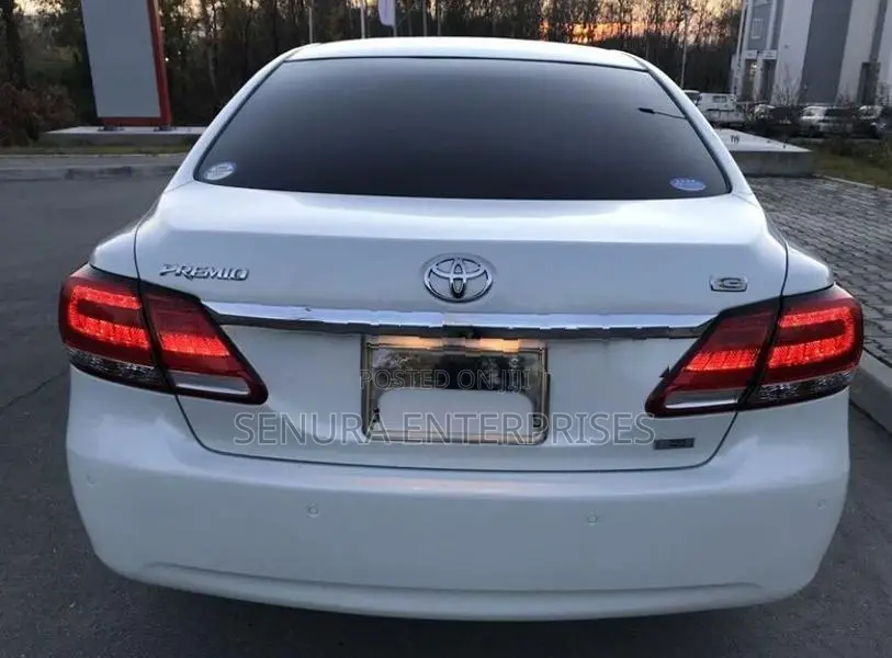 Toyota Premio Logo