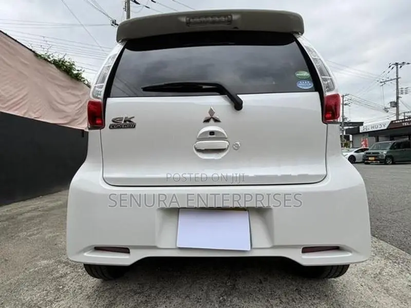 Mitsubishi Ek Custom Logo