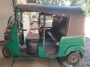 Bajaj RE 2017
