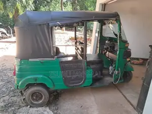 Bajaj RE 2017