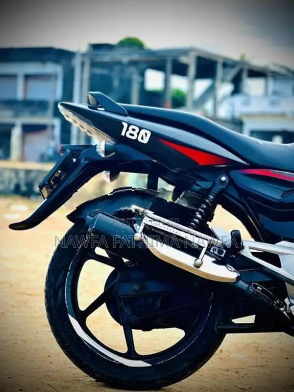 Bajaj Pulsar 180 2011