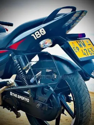 Bajaj Pulsar 180 2011